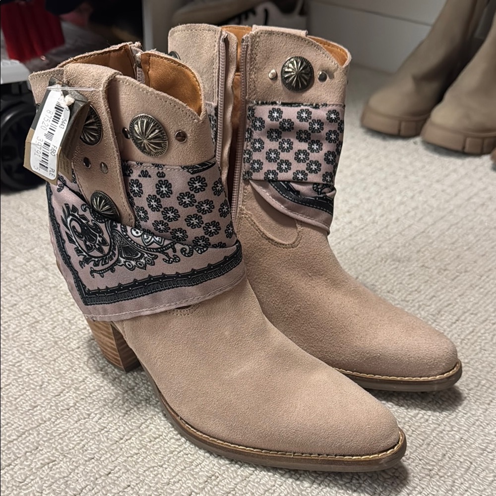 Dingo Stylish Tan Ankle Boots with Embellishments